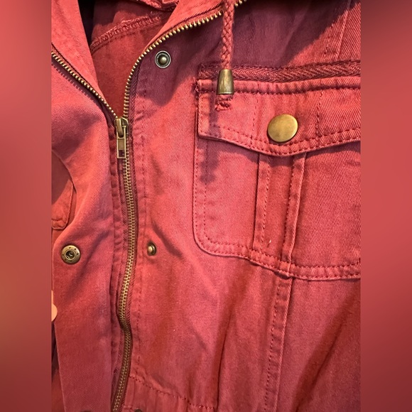 Burgundy Utility Jacket- Denim Bodice, Sweatshirt Sleeves& Hood, Snaps &Pockets - Picture 5 of 10